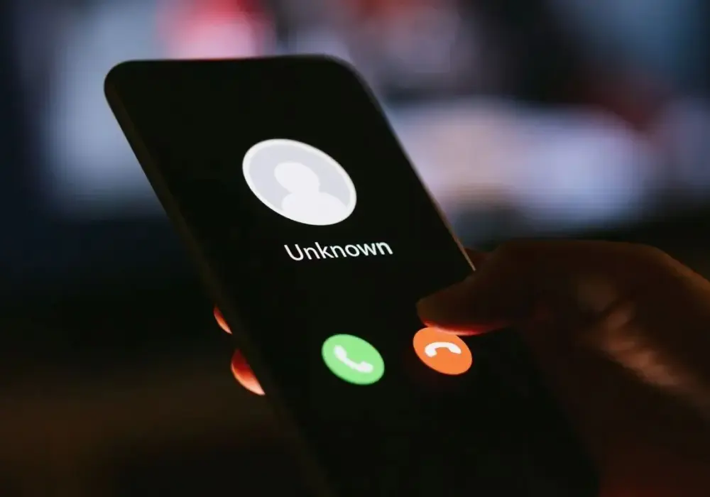 Jak ukryć numer na telefonie - #31# i ustawienia na iPhone, Androidzie