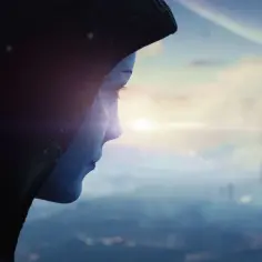 Asari spogląda na odległe miasto i niebo, czekając na powrót do świata Mass Effect 5.