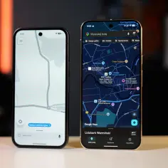 Dwa telefony z mapami. Jeden pokazuje jasną mapę, drugi ciemną z widoczną nawigacją Waze i punktami POI.