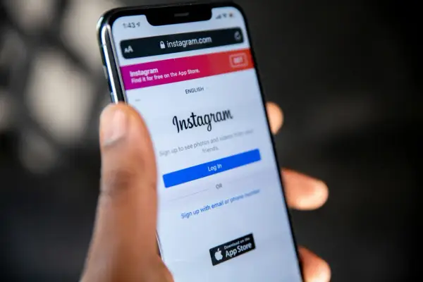 Jak pobrać film z Instagrama? - Sprawdzone i bezpieczne metody