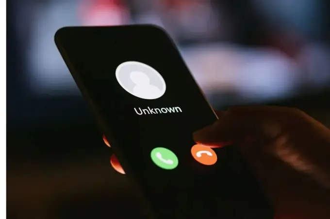 Jak ukryć numer na telefonie - #31# i ustawienia na iPhone, Androidzie
